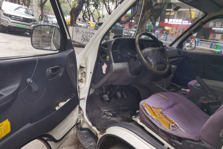 Used Jinbei Hiace 2011 2.0L 5th Generation Kuaiyunwang Standard Version 4G19 Driver Seat