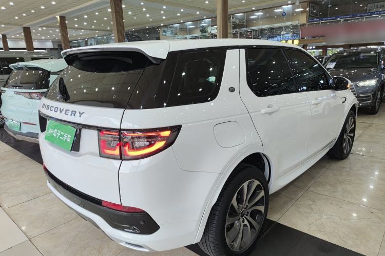 Used Land Rover Discovery Sport 2020 249 PS R-Dynamic Performance Edition Rear Right 45 Deg