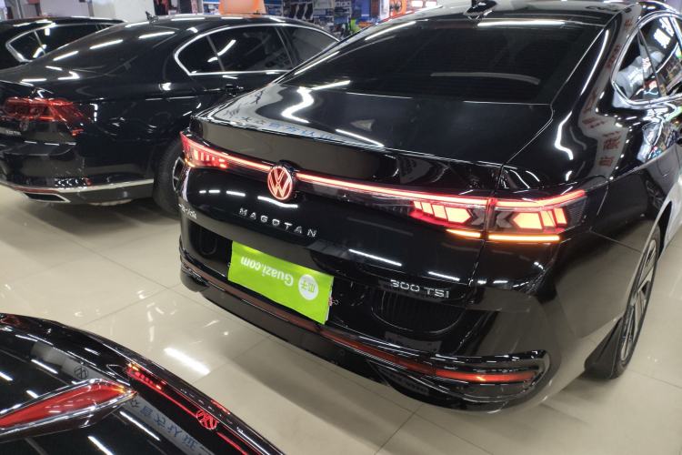 Used Volkswagen Magotan 2024 300TSI DSG Prestige Edition—A Real Eye-Catcher Rear