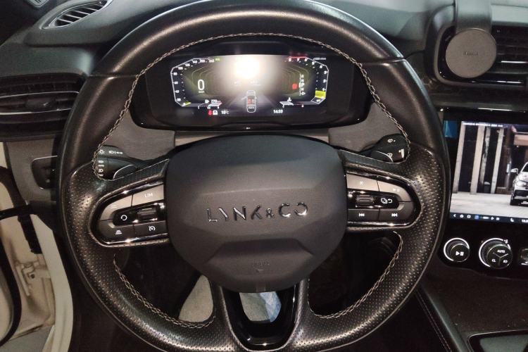 Used Lynk & Co 03 2022 2.0TD DCT JingPro
