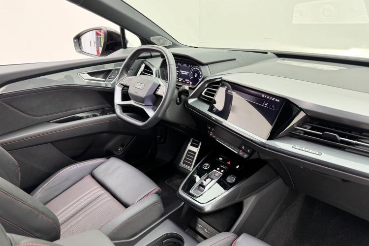 Used Audi Q5 e-tron 2023 40 e-tron Starry Edition Mecha Kit

