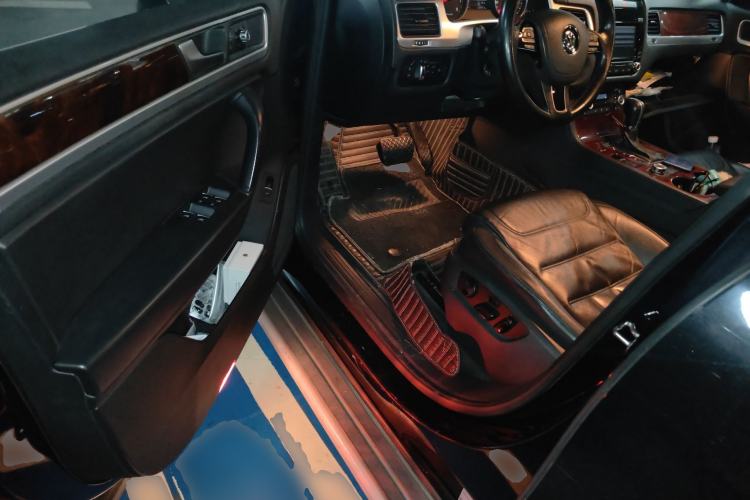 Used Volkswagen Touareg 2011 3.0 TSI Standard Version
