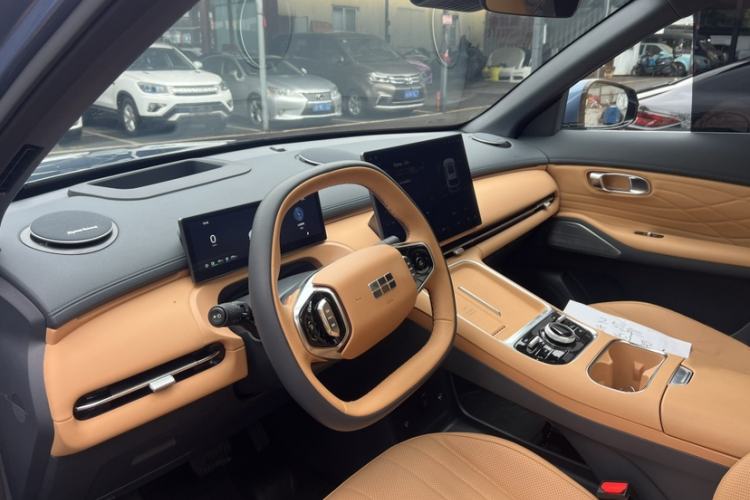 Used Geely Galaxy Xingjian 7 EM-i 2025 120km Flagship Edition Interior 4