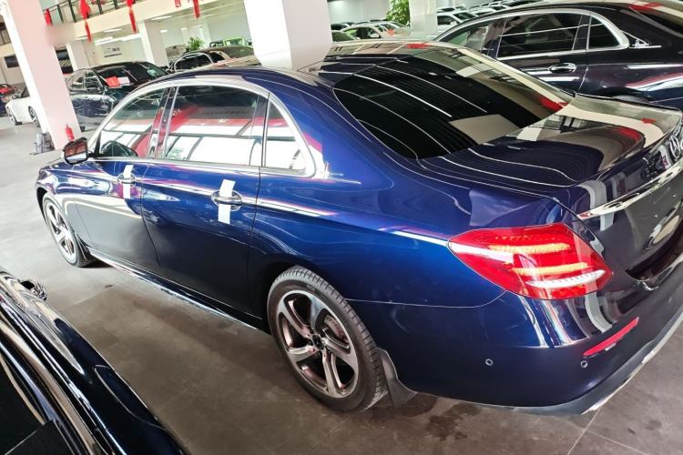 Used Mercedes-Benz E-Class 2017 E 300 L Sporty and Stylish Model
