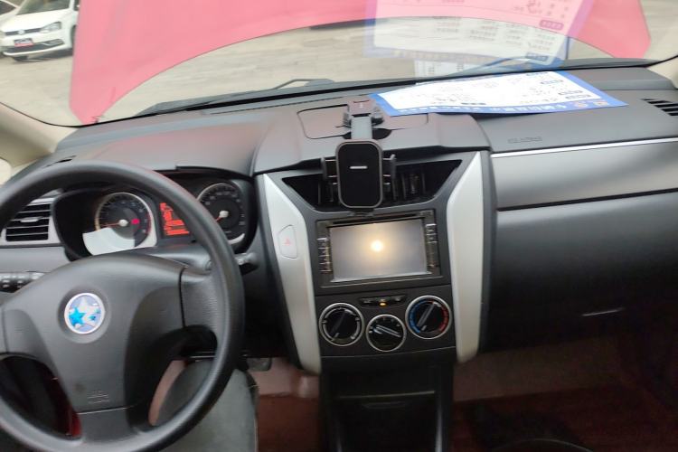 Used Venucia R50X 2013 1.6L Manual Model