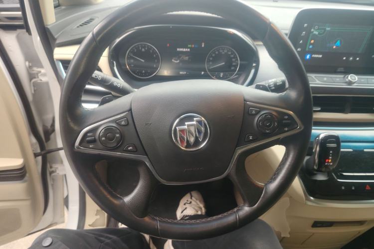 Used Buick GL8 2023 Facelifted Land Cruiser Executive Luxury Version
