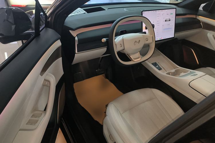 Used ONVO L60 2024 60 kWh Rear-Drive Version