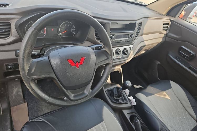 Used Wuling Hongguang V 2022 1.5L Jingqu Edition Electric-Assist LAR