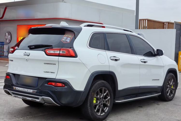 Used Jeep Cherokee 2017 2.0L Superior Edition