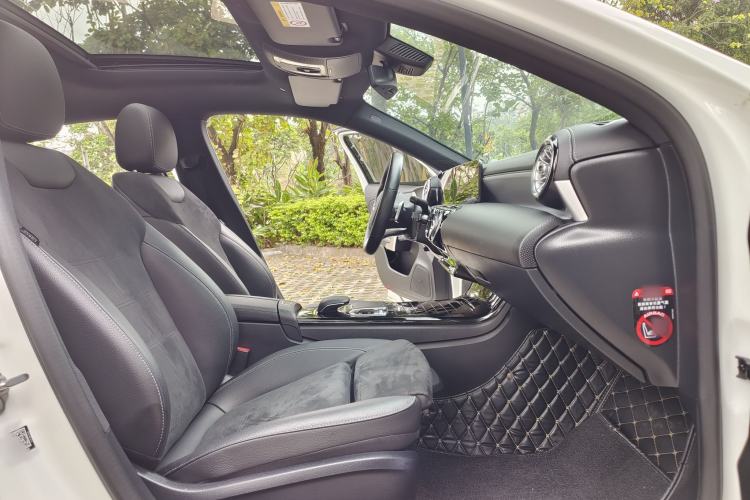 Used Mercedes-Benz A-Class 2020 A 220 L 4MATIC Sport Sedan Right Front Seat