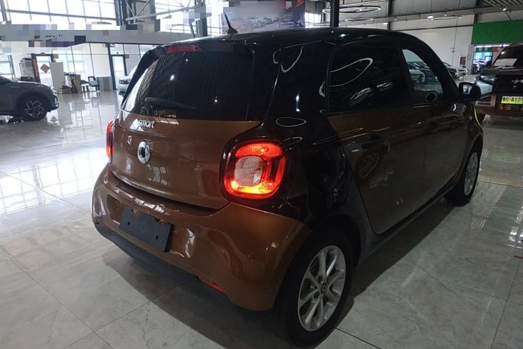Used smart forfour 2016 1.0L 52 kW Dynamic Edition
