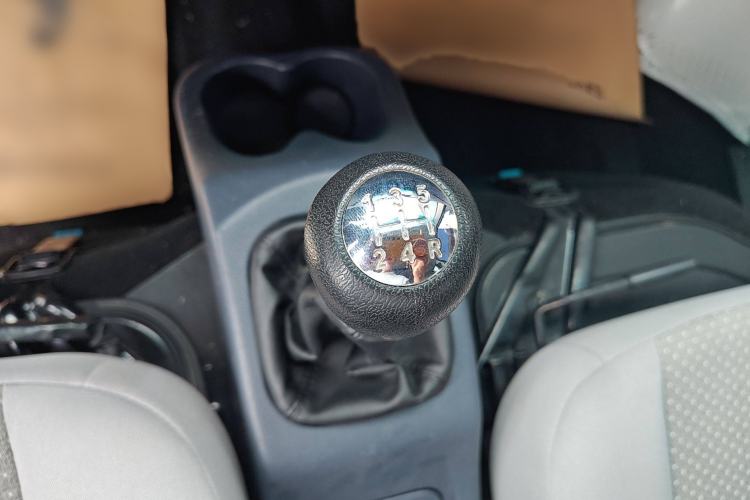 Used Jinbei Hiace X30 2020 1.5L Super-Comfortable Version China VI Standard SWC15M