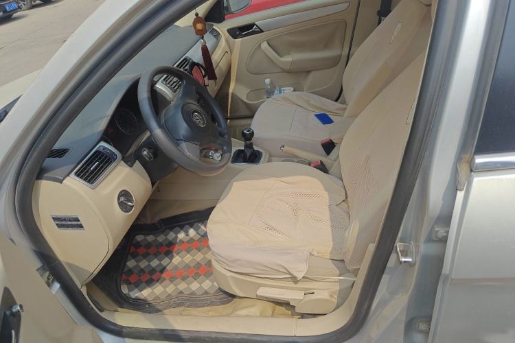 Used Volkswagen Bora 2011 1.6L Manual Fashion Edition Left Front Seat