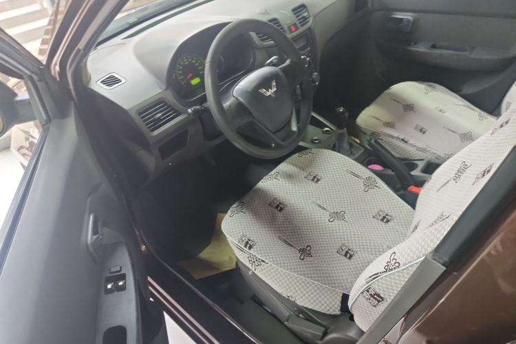 Used Wuling Hongguang 2015 1.5L S Base Model China IV
