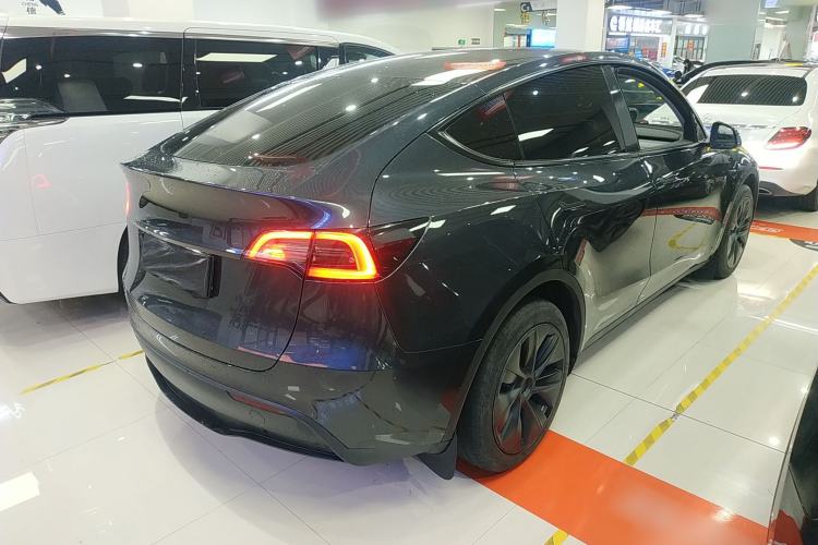 Used Tesla Model Y 2024 Rear-Wheel-Drive Version Rear Right 45 Deg