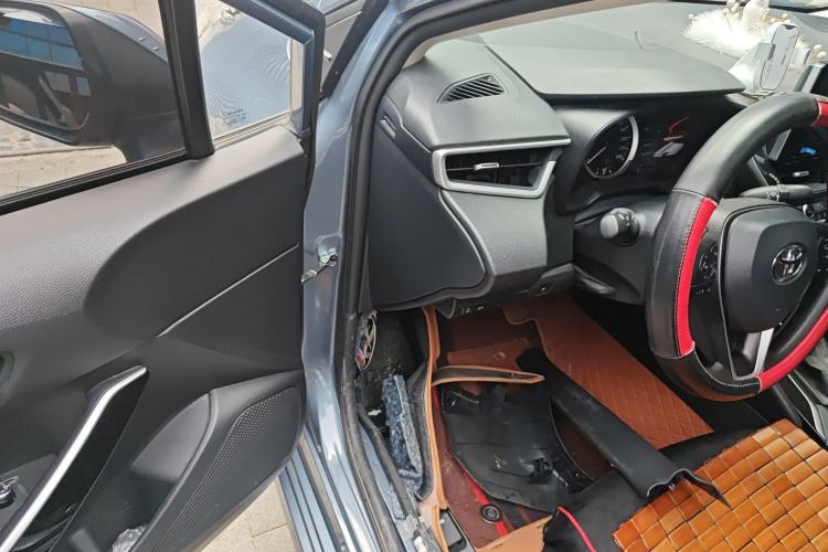 Used Toyota Corolla 2021 Dual-Motor 1.8L E-CVT Elite Edition Driver Seat