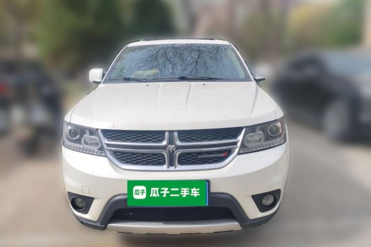 Used Dodge Journey 2013 2.4L Two-Wheel Drive Luxury Version Front