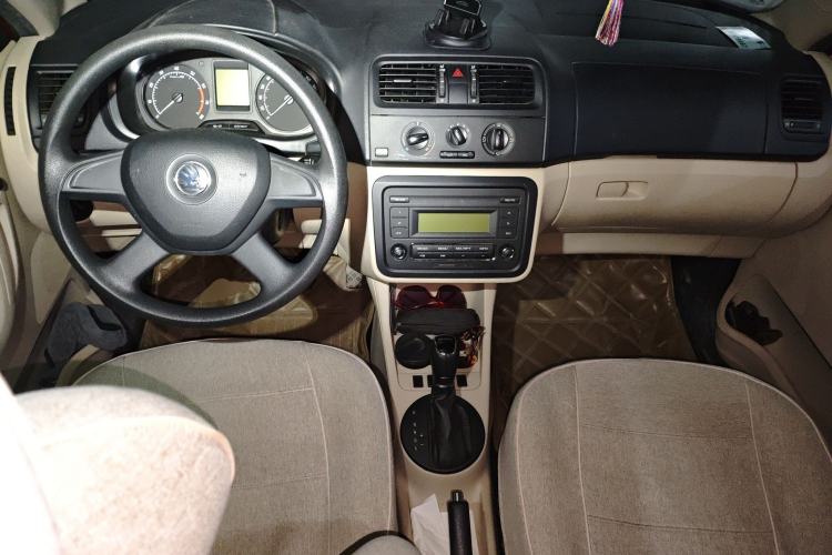 Used Skoda Fabia 2014 1.4L Automatic Crystal Edition