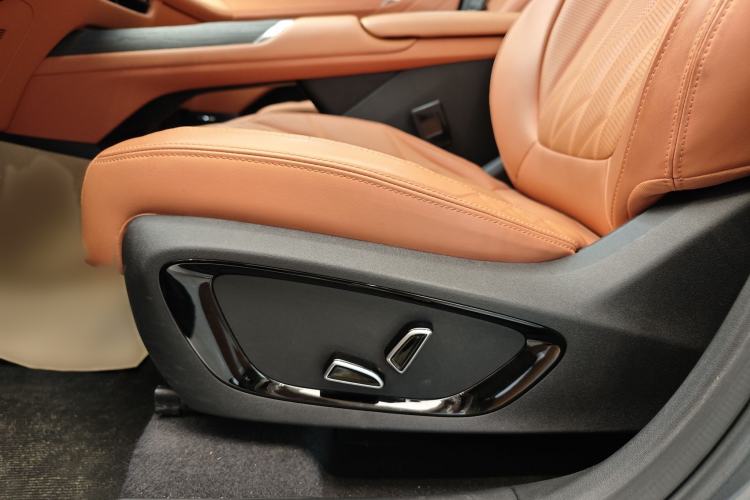 Used CHANGAN CS75 PLUS 2025 4th Generation 1.5T New Blue Whale Smart Flagship Version Interior 5