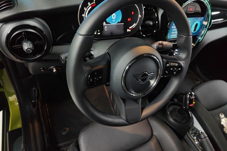 Used MINI 2023 Revised 1.5T COOPER CABRIO Artist
