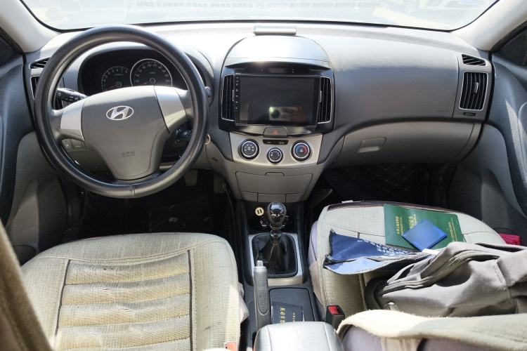 Used Hyundai Celesta 2011 1.6L Manual Comfort Edition Center Console