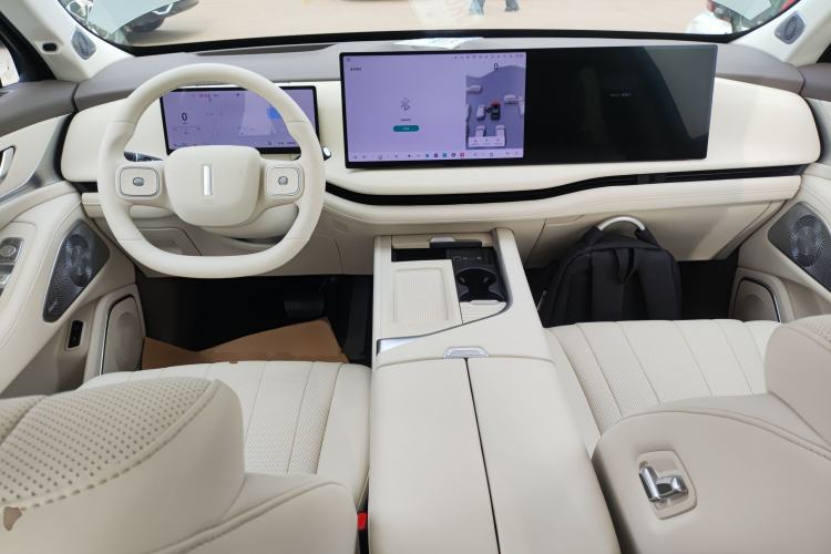 Used Wey Lanshan 2025 Four-Wheel Drive Max Center Console