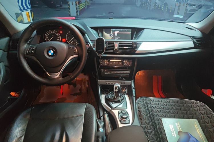 Used BMW X1 2014 sDrive18i Leading Model Center Console