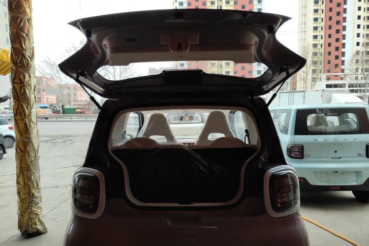 Used Bestune Pony 2026 222km Colorful Horse Trunk