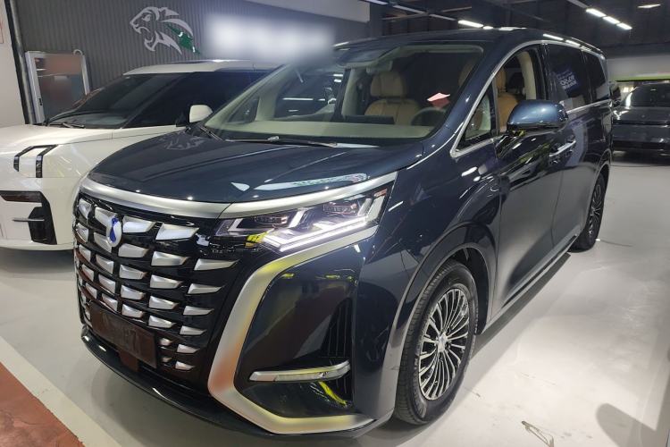 Used Denza D9 2022 DM-i 1040 Prestige Model