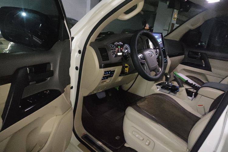 Used Toyota Land Cruiser 2019 4.0L 7-Seater Automatic Transmission Middle East Version