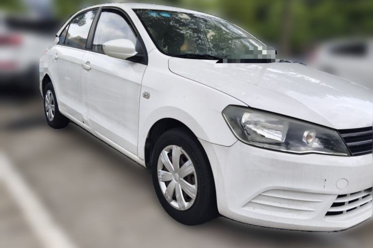 Used Volkswagen Jetta 2013 1.6L Manual Fashion Edition Front Right 45 Deg