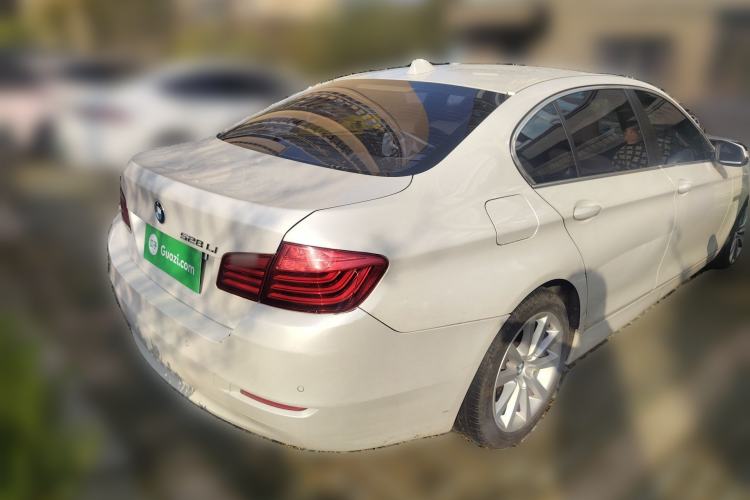 Used BMW 5 Series 2014 528Li Leading Model
