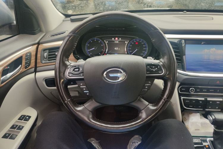 Used GAC Trumpchi GS8 2017 320T Two-Wheel Drive Luxury Smart Connectivity Version (7 Seats)
