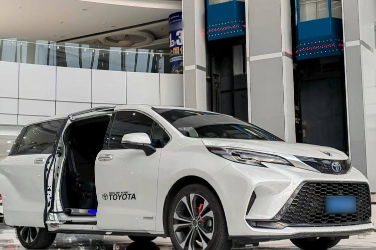 Used Toyota Granvia 2022 2.5L Hybrid Flagship Edition
