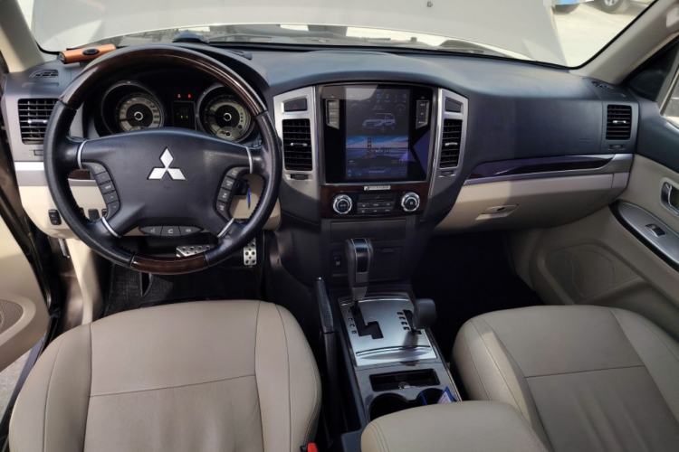 Used Mitsubishi Pajero 