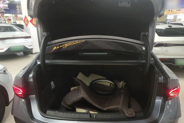 Used BYD Qin PLUS 2025 DM-i Smart Drive 55KM Leading Model Trunk