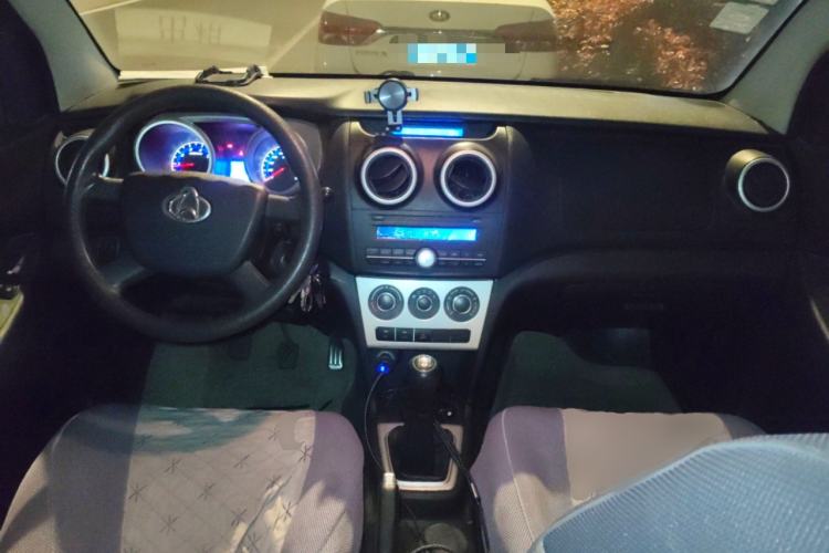 Used CHANGAN KAICHENG Ounuo S 2012 1.3L Base Version Center Console