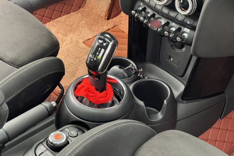 Used MINI MINI 2018 1.5T COOPER Racing Driver