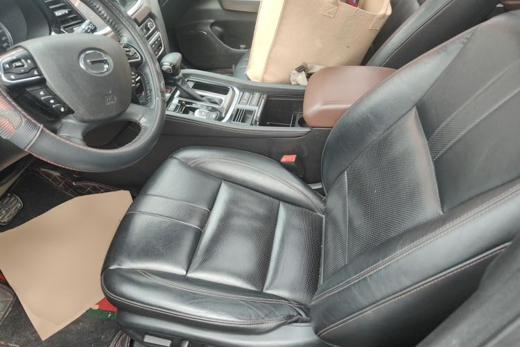 Used GAC Trumpchi GS8 2017 320T Two-Wheel Drive Luxury Smart Connectivity Version (7 Seats) Left Front Seat