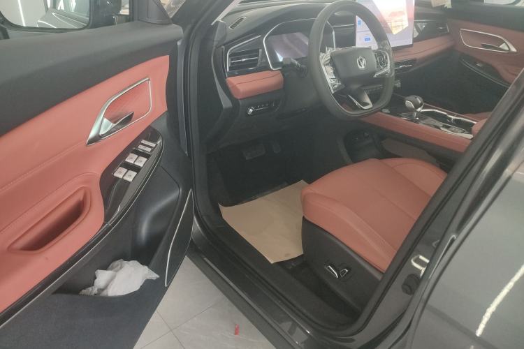 Used CHANGAN CS75 2026 Model PRO 1.5T DCT Prestige 7-Seater Interior 3