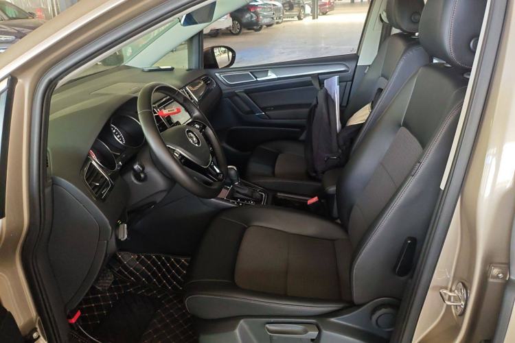 Used Volkswagen Golf Sportsvan 2018 230TSI Automatic Trend Edition Left Front Seat