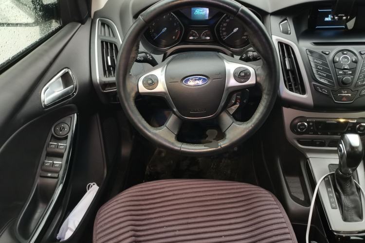 Used Ford Focus 2012 Sedan 1.6L Automatic Fashion Edition
