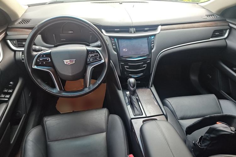 Used Cadillac XTS 2018 28T Elite Edition Center Console