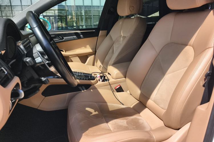 Used Porsche Macan 2018 Macan 2.0T Left Front Seat