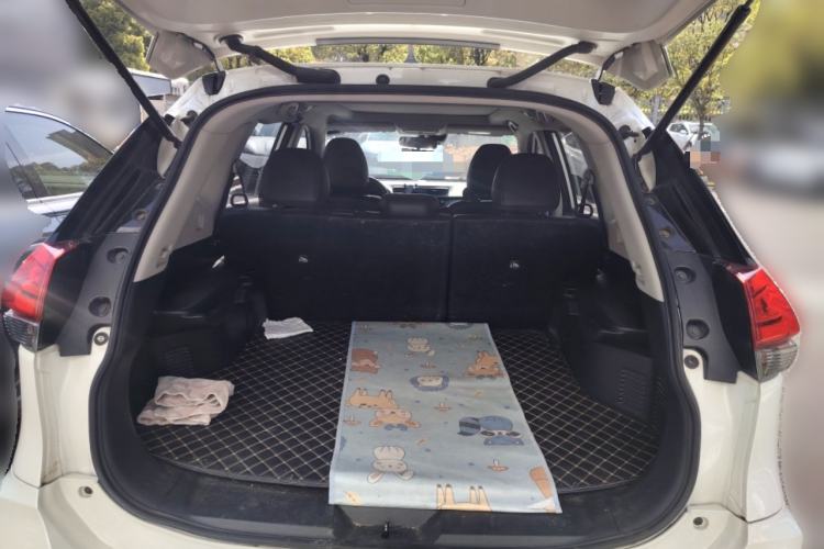 Used Nissan X-Trail 2019 2.0L CVT Comfort Edition 2WD Trunk