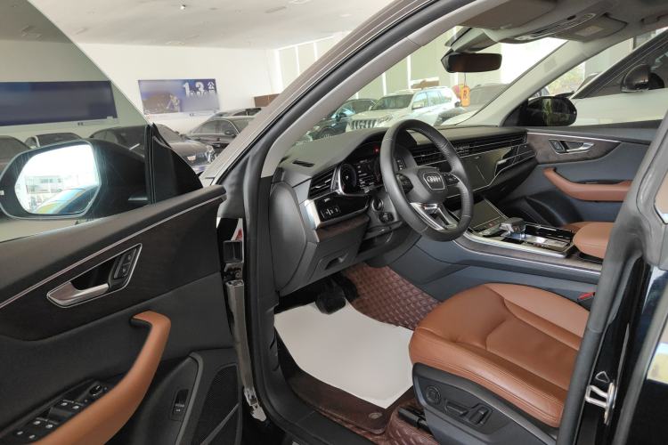 Used Audi Q8 2019 55 TFSI Luxury Dynamic Model