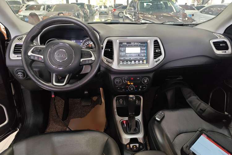 Used Jeep Compass 2017 200T Automatic Family Edition