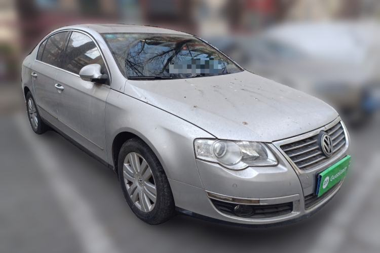 Used Volkswagen Magotan 2011 1.8TSI DSG Comfort Model Front Right 45 Deg