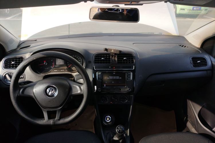 Used Volkswagen Polo 2014 1.4L Manual Fashion Edition Center Console