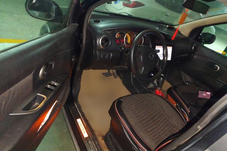 Used Nissan Livina 2010 JINRUI Edition 1.6L Automatic Standard Model Driver Seat